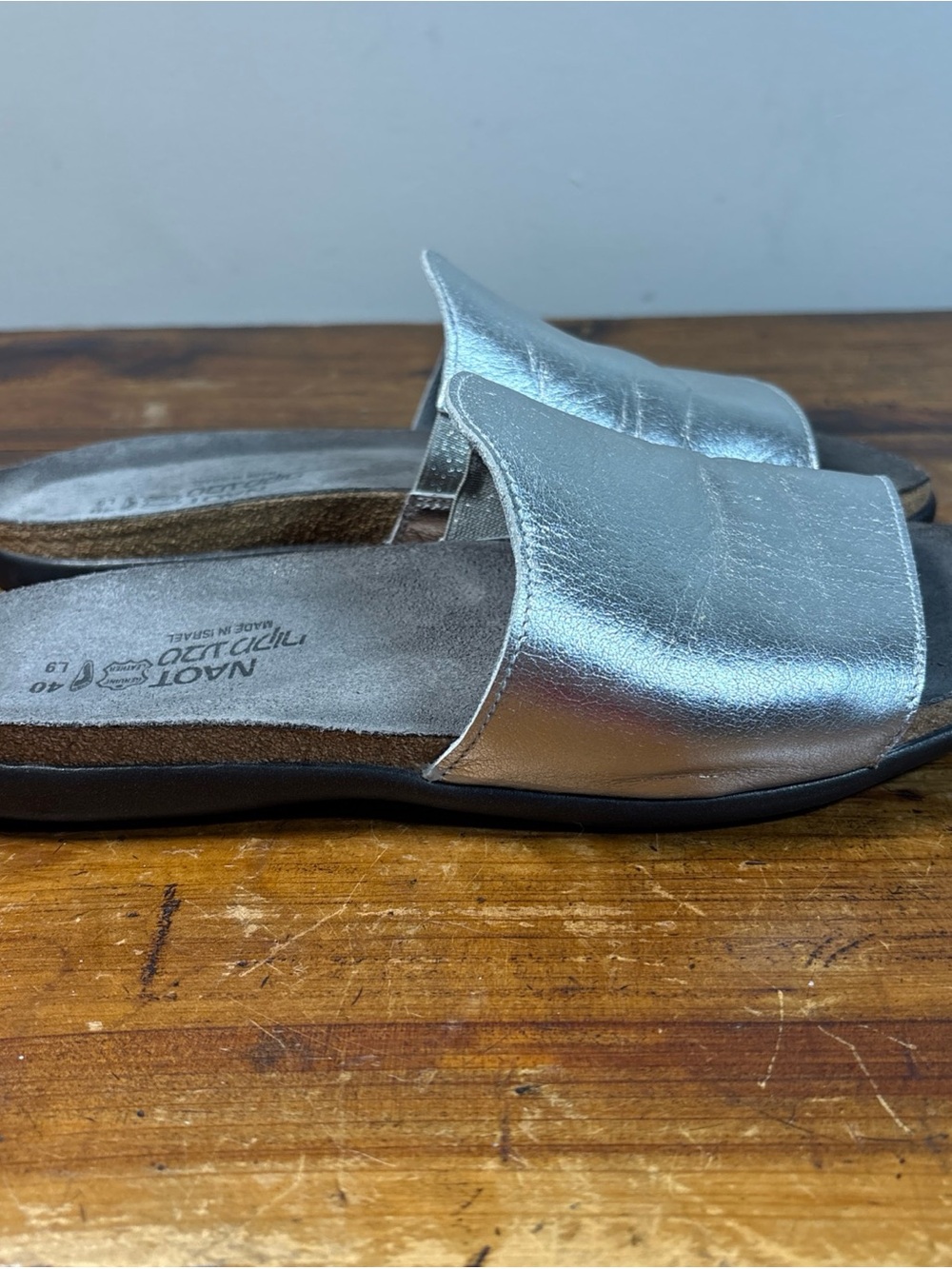 Naot Skylar Sandals flip flops slides 40 Silver leather cork leather insole - Picture 3 of 9